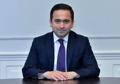 Ədəbiyyat və tarix dərslikləri birləşdirilə bilməz - RƏSMİ