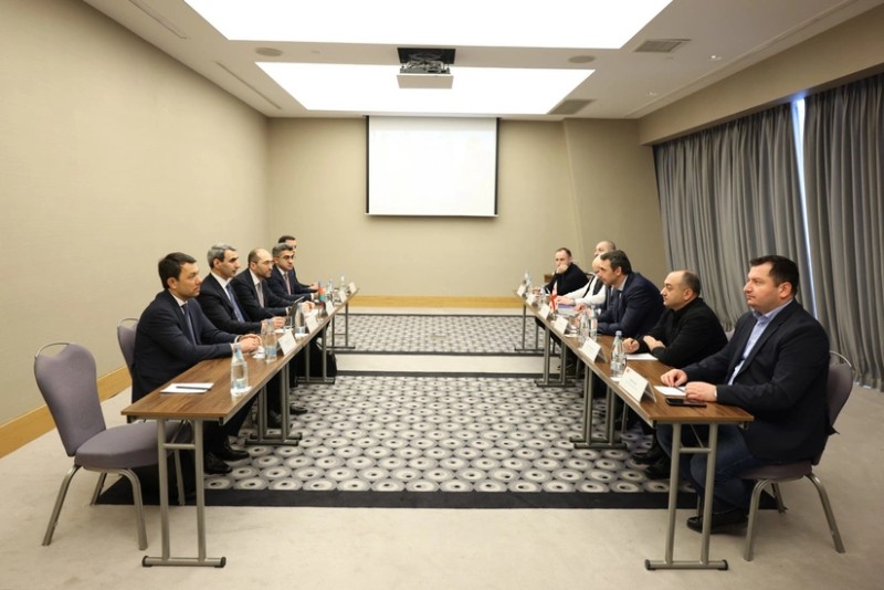 ADY sədri gürcüstanlı həmkarı ilə görüşdü