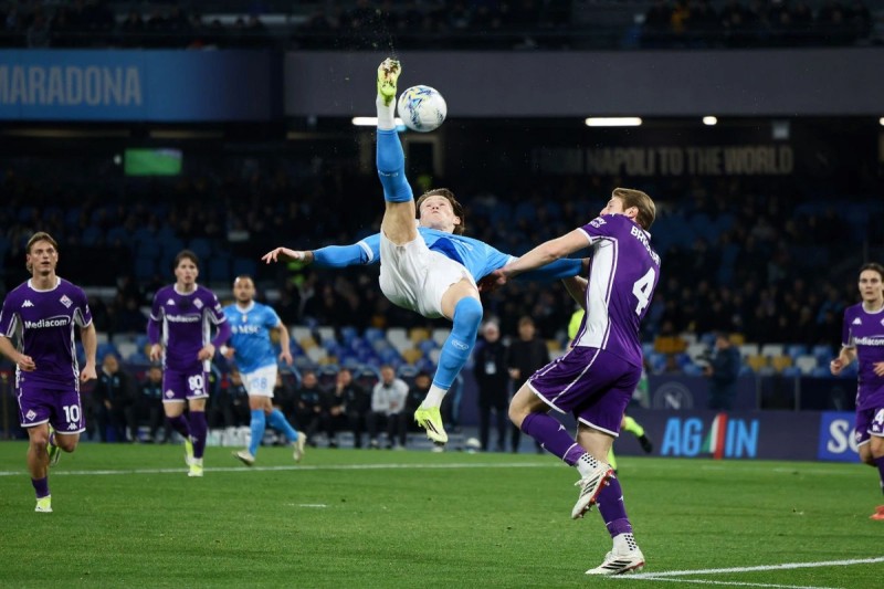 Napoli Fiorentinadan üstün oldu