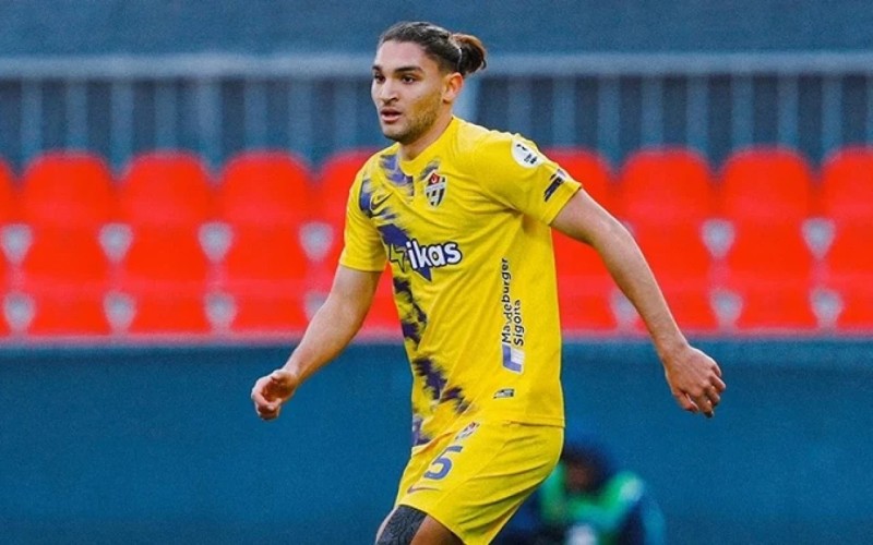 Fənərbağça müdafiəçisini digər kluba göndərdi