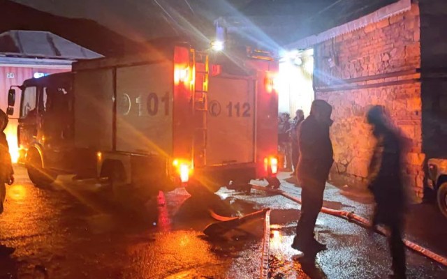 Şəkidə yanğın baş verdi