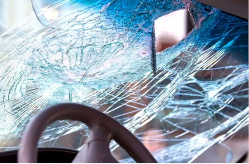 Qaxda minik avtomobilləri toqquşub, yaralılar var