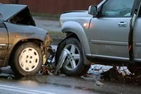 Tovuzda avtomobillər toqquşdu - Xəsarət alan var