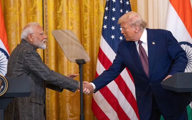 Tramp Modi ilə DANIŞDI