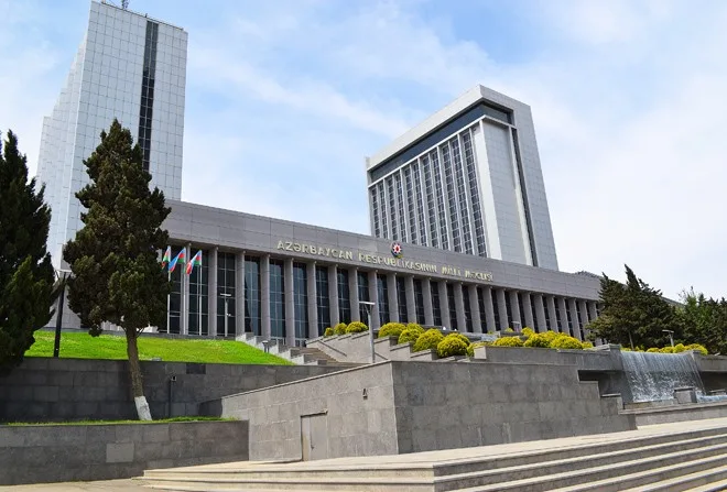 Deputat rəqəmsal platformalarla bağlı qanun layihəsinin hazırlanmasını təklif edib