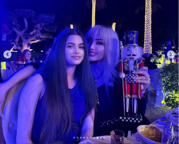 Məleykə Əsədovanın qızı xəstəxanaya yerləşdirildi - FOTO