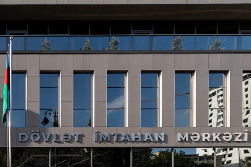 Dövlət qulluqçusu olmaq istəyənlərin NƏZƏRİNƏ - İmtahan keçiriləcək