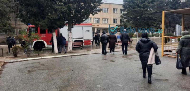 Bakıda bu orta məktəbdə YANĞIN BAŞ VERDİ - FOTOLAR - YENİLƏNİB