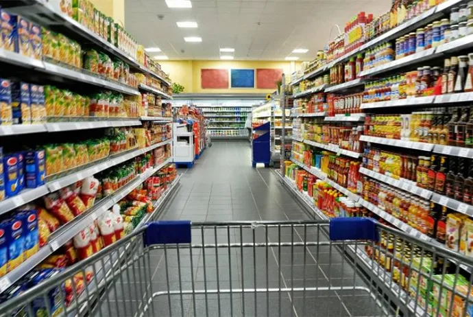 Müştəri marketdə öldü