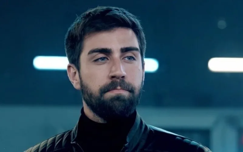 Çağlar Ertuğrul yeni serialda