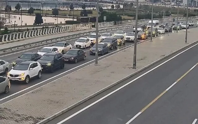 SÜRÜCÜLƏRİN NƏZƏRİNƏ: Bu yollarda tıxac var - SİYAHI