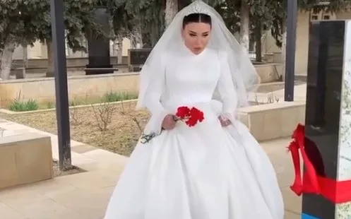 Xana toyundan əvvəl şəhid qardaşının məzarını ziyarət etdi - VİDEO