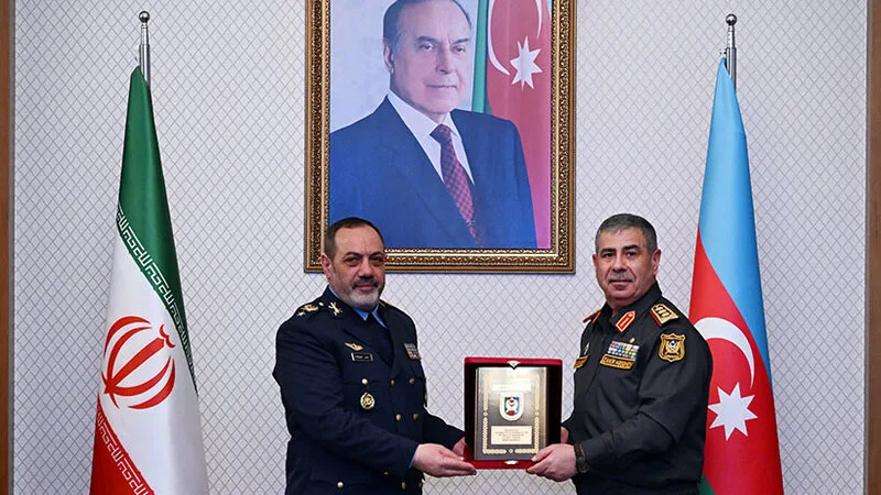 Azərbaycan və İran müdafiə nazirləri regional təhlükəsizliyi müzakirə etdi - VİDEO