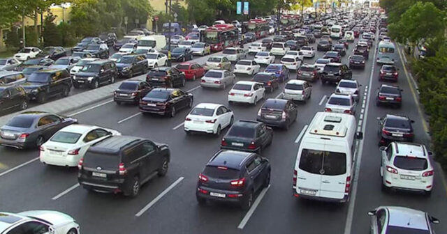 Bakının tıxac problemi pik həddə: Paytaxtın gələcəyi smart nəqliyyatdan keçir