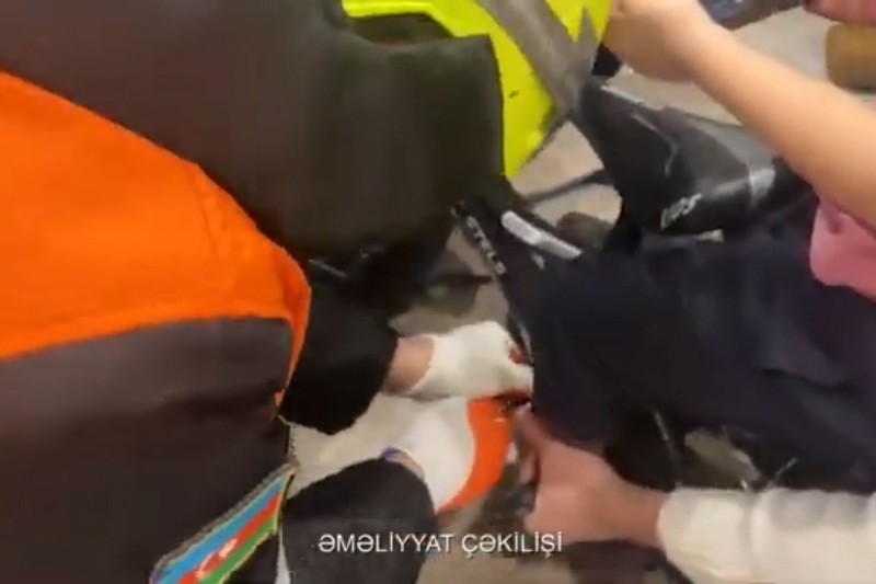 Ayağı velosipedin pedalına sıxışan 4 yaşlı uşağa köməklik göstərilib