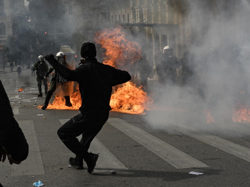 Yunanıstanda iğtişaşlar baş verib