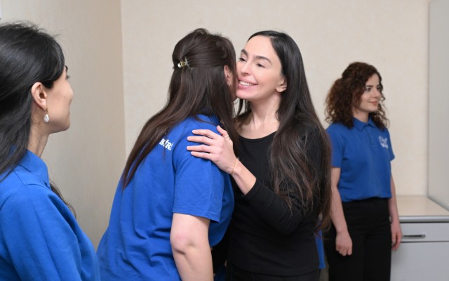 Prezidentin qızı və gəlini Autizm Mərkəzində - FOTOLAR