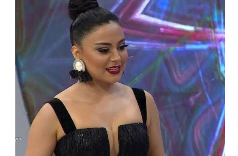 Vüsalə gözəlliyi ilə yandırıb-yaxdı - VİDEO