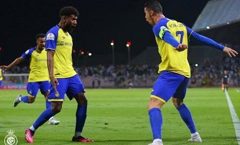 Ronaldo geri qayıdır, boykota son qoydu