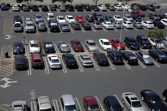 Yeni binaların parkinq problemi - VİDEO