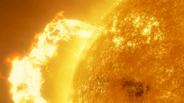 Günəşdə güclü partlayış baş verdi