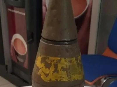 Praqa sakini evini təmizləyərkən tank əleyhinə raket tapdı