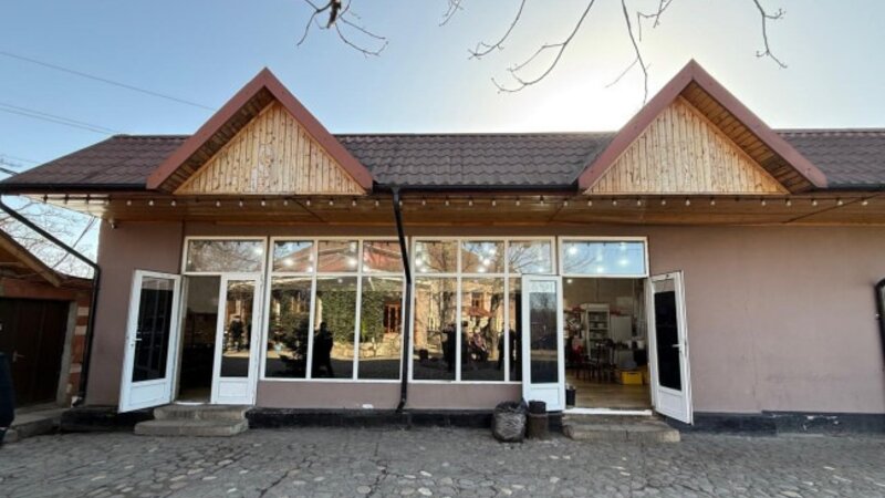 “Ay İşığı” restoranında yararlılıq müddəti bitmiş içkilər aşkarlandı