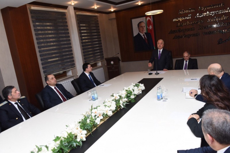 Zeynal Nağdəliyev Tahir Budaqovu kollektivə təqdim etdi