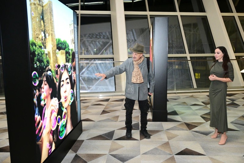 Leyla Əliyeva Yüksələn işıq sərgisində iştirak edib - FOTOLAR