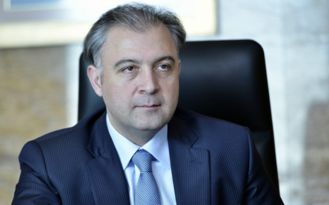 Prezidentin köməkçisi yeni sədri kollektivə təqdim etdi