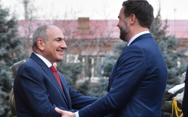 ABŞ Ermənistana 13 milyard dollar verəcək - SƏBƏBİ