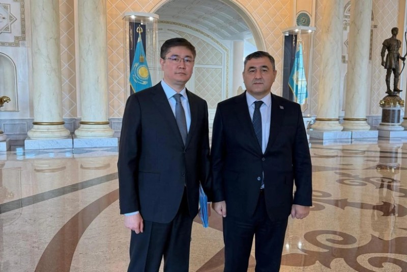 Qazaxıstanla ikitərəfli münasibətlərin inkişafı müzakirə edildi