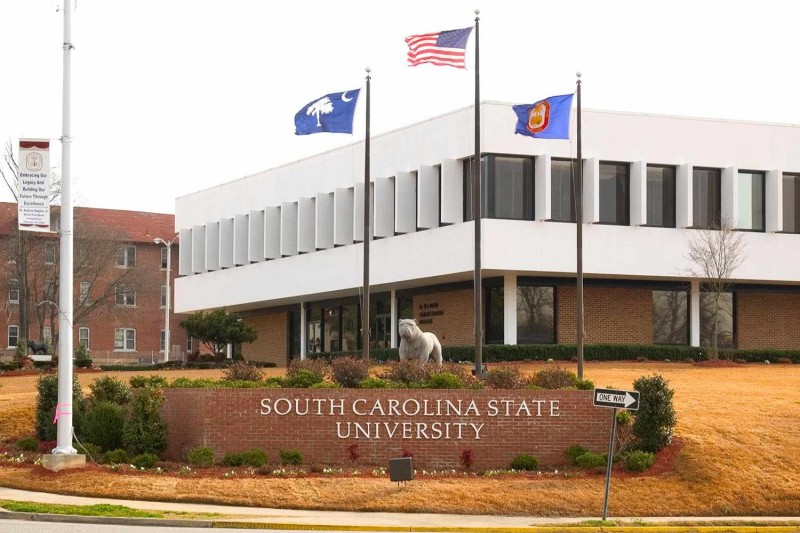 ABŞ-də universitetin kampusunda atışma - Ölənlər var