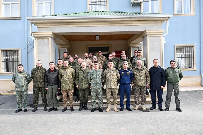 Hərbi attaşelər HHQ-nin hərbi hissəsində olublar - VİDEO