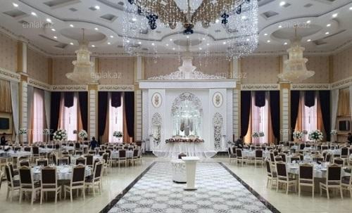 Kartdan 1400 manat oğurladı, toya pul yazdırdı