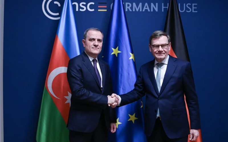 Bayramov almaniyalı həmkarı ilə müzakirələr apardı