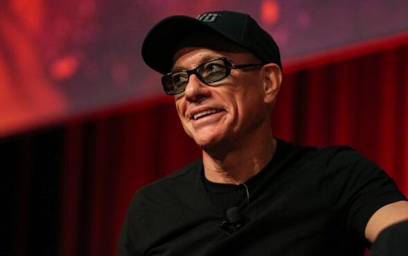 Van Damm Taysonu məğlub edənə meydan oxudu