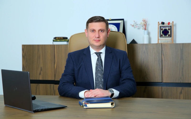 TƏBİB-ə rəhbərlik edən şəxs Oqtay Şirəliyevin köməkçisi olub