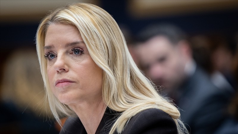Pam Bondi Epşteyn sənədlərinə görə TƏNQİD EDİLDİ