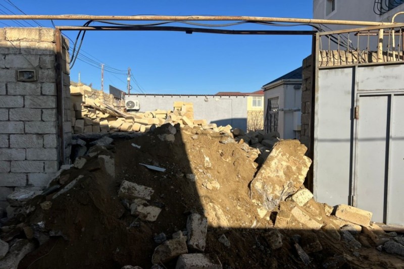 Biləcəridə qanunsuz tikili söküldü - VİDEO