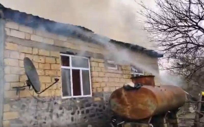 Daha bir yaşayış evi yandı - VİDEO