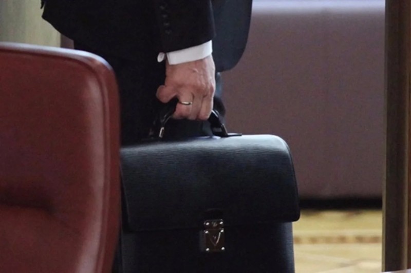 Şəkidə vəzifəli şəxs işdən çıxarıldı 