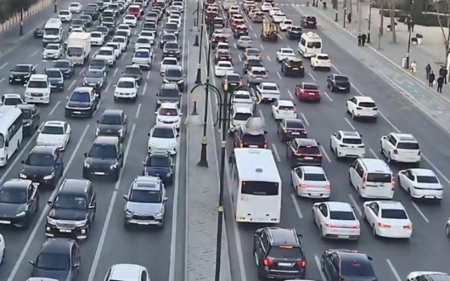DİQQƏT! Bakıda bu yollarda tıxac var - SİYAHI