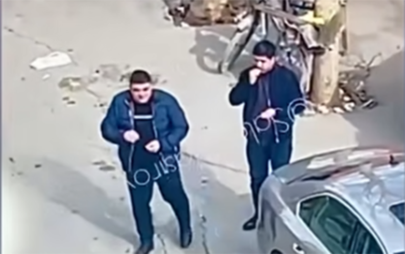 Tum çırtlayaraq işçilərə əziyyət edənlər işdən çıxarıldı - VİDEO