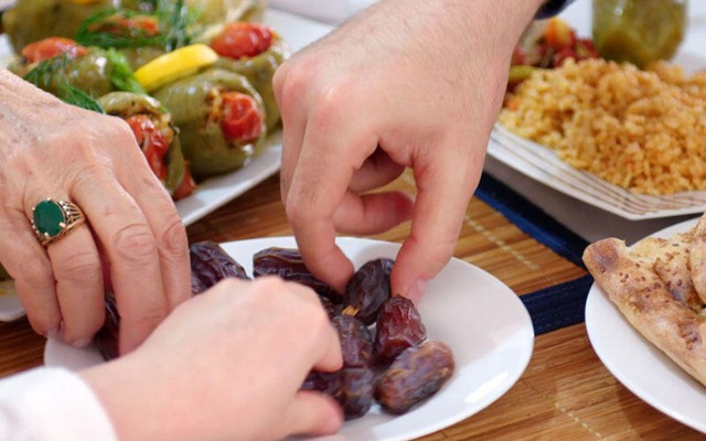 Namaz qılmayan şəxs oruc tuta bilər? - AÇIQLAMA