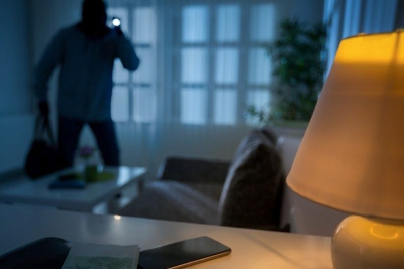 Qohumunun evindən oğurluq edən şəxs saxlanılıb - VİDEO