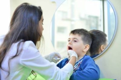 Uşaqlarda nitq ləngiməsinin səbəbləri: Bioloji faktorlar, valideyn davranışı...