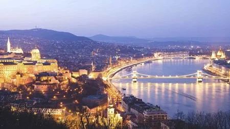 Macarıstan Ukraynaya 90 milyardlıq kreditin qarşısını aldı