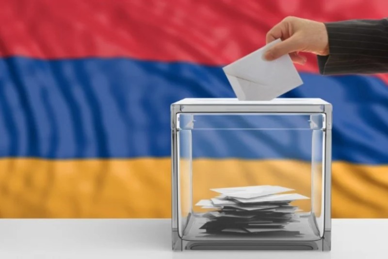 Ermənistanda mərhələli plan: Əvvəl seçki, sonra referendum