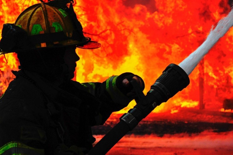 Salyanda FHN əməkdaşlarını maşın vurub, biri ölüb - YENİLƏNİB